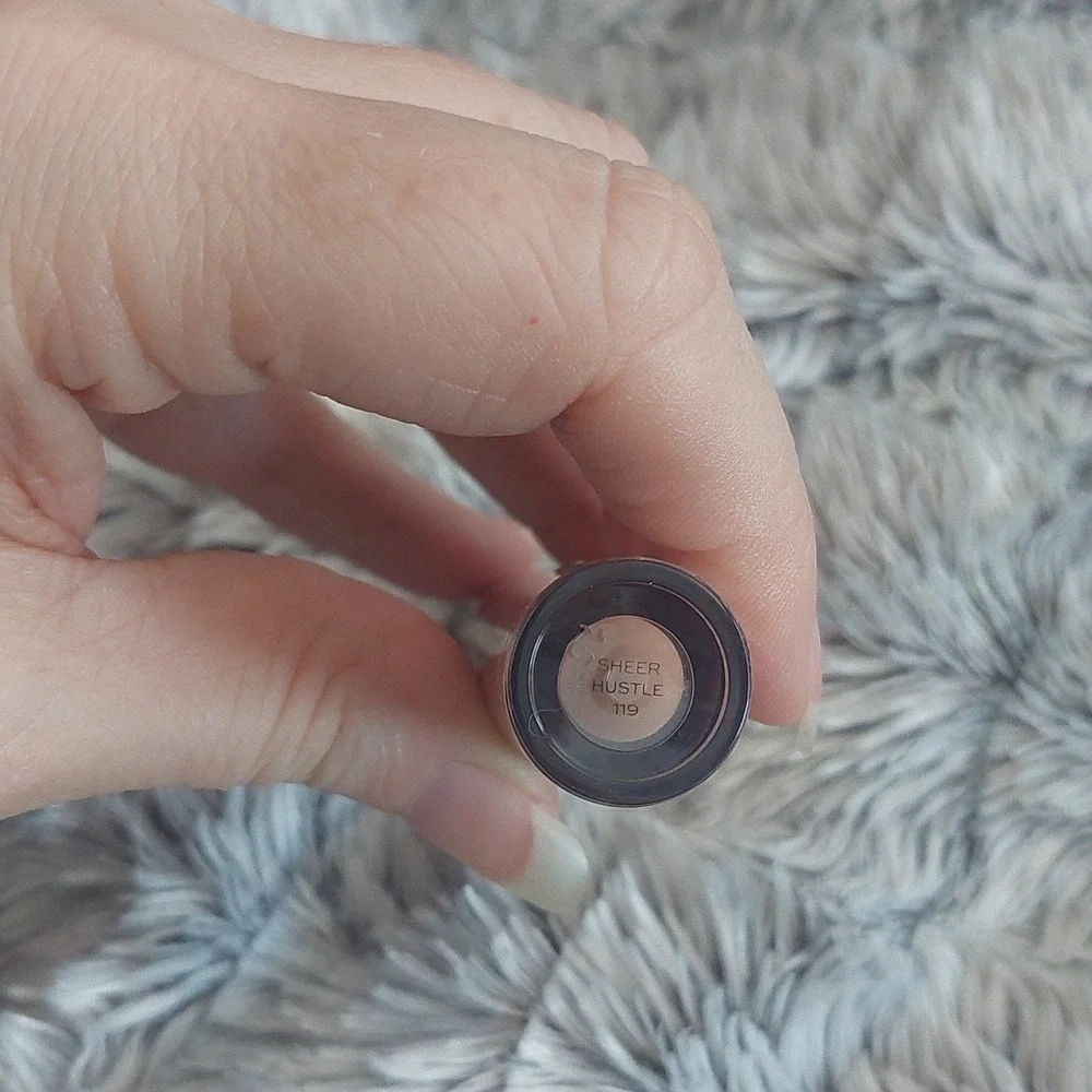 New makeup revolution‎ lip gloss Sheer Hustle